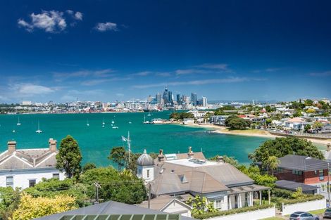 Photo of property in 19 Jubilee Avenue, Devonport, Auckland, 0624