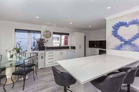 Photo of property in 122 Ruapehu Street, Paraparaumu, 5032