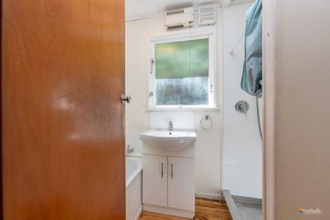 Photo of property in 15 James Grove, Stokes Valley, Lower Hutt, 5019