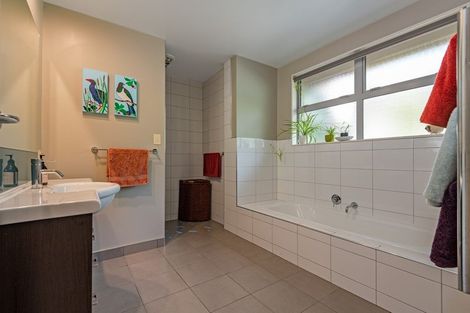 Photo of property in 38 Oram Drive, Turitea, Palmerston North, 4472