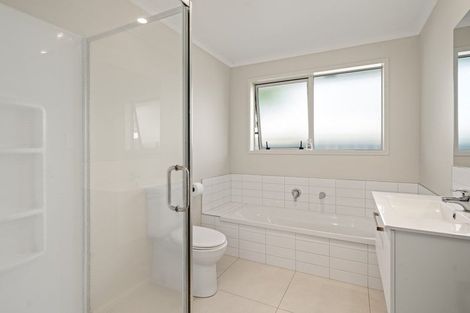 Photo of property in 10 Dunkeld Drive, Papamoa, 3118