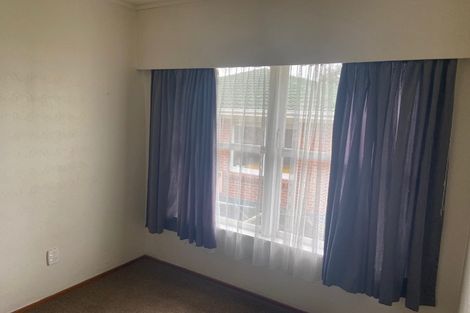 Photo of property in 2/4 Anne Road, Hillcrest, Auckland, 0627
