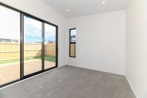 Photo of property in 17 Coast Garden Drive, Hobsonville, Auckland, 0616