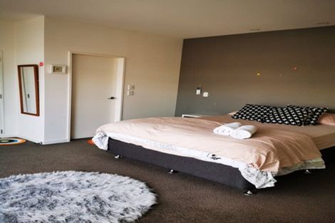 Photo of property in 73 Tiketike Way, Brooklyn, Wellington, 6021