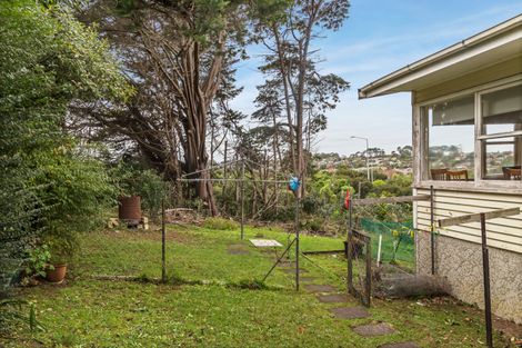Photo of property in 59 Totaravale Drive, Totara Vale, Auckland, 0629
