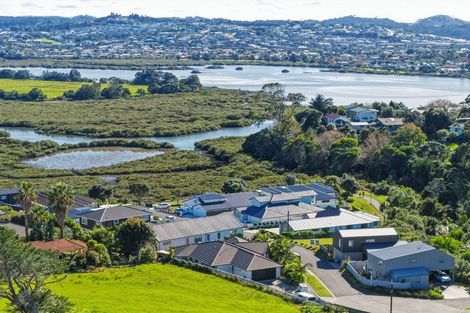 Photo of property in 15 Odlin Lane, Red Beach, 0932