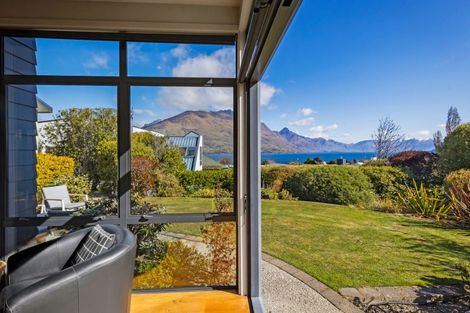 Photo of property in 4 Oregon Drive, Kelvin Heights, Queenstown, 9300