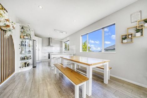 Photo of property in 62 Keri Vista Rise, Papakura, 2110