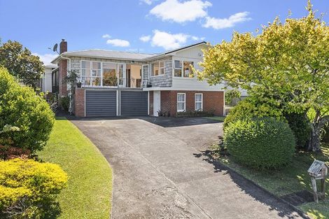 Photo of property in 23 Ellesmere Crescent, Pakuranga Heights, Auckland, 2010