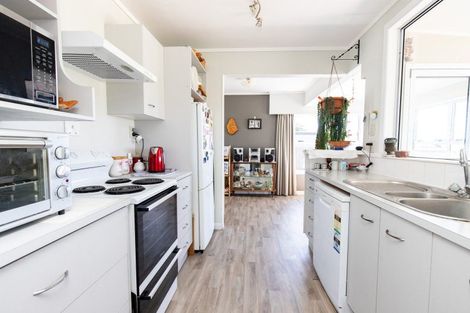 Photo of property in 100 Pipiroa Road, Ngatea, 3503