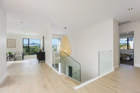 Photo of property in 128 Skulander Crescent, Orewa, 0931