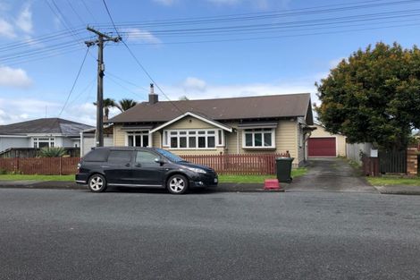 Photo of property in 8 Shortland Street, Regent, Whangarei, 0112