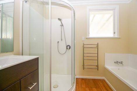 Photo of property in 18 Taverner Street, Carterton, 5713