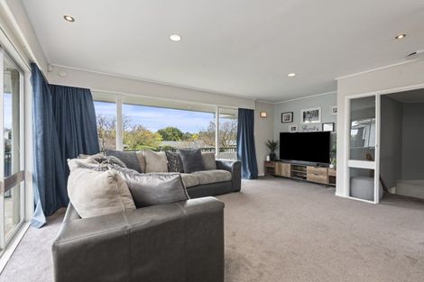 Photo of property in 52 Wikiriwhi Crescent, Awapuni, Palmerston North, 4412