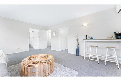 Photo of property in 2/53 Richards Avenue, Forrest Hill, Auckland, 0620
