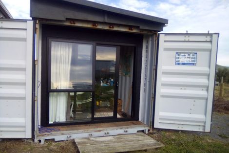 Photo of property in 35 Surrey Street, Orepuki, Riverton, 9881