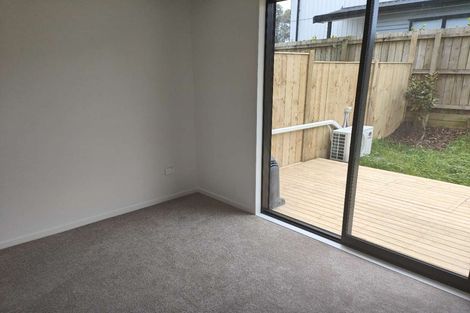 Photo of property in 8/107 Hobsonville Road, West Harbour, Auckland, 0618