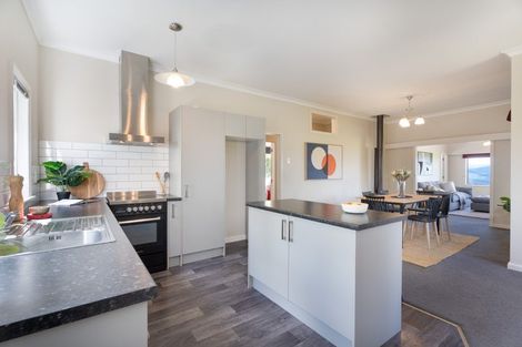 Photo of property in 34 Poto Road, Normandale, Lower Hutt, 5010