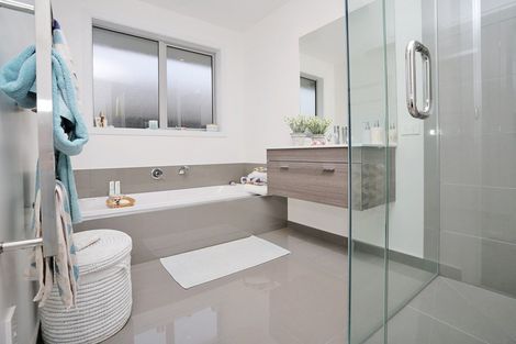 Photo of property in 28 Northside Drive, Waikiwi, Invercargill, 9810