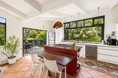 Photo of property in 21 Grand View Road, Leigh, 0985