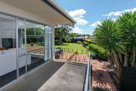 Photo of property in 11 Towra Place, Botany Downs, Auckland, 2010