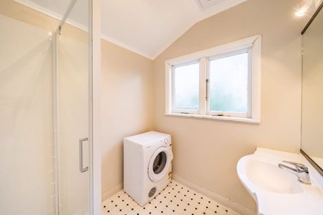 Photo of property in 75 Brougham Street, Mount Victoria, Wellington, 6011