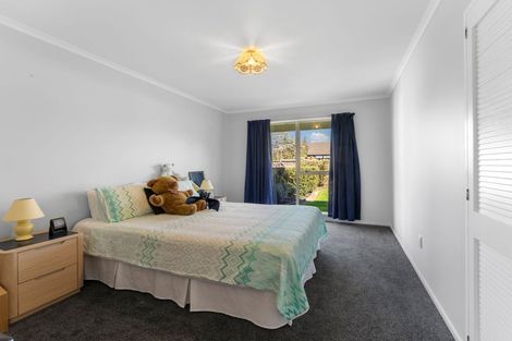 Photo of property in 150 Royal Park Drive, Parklands, Christchurch, 8083