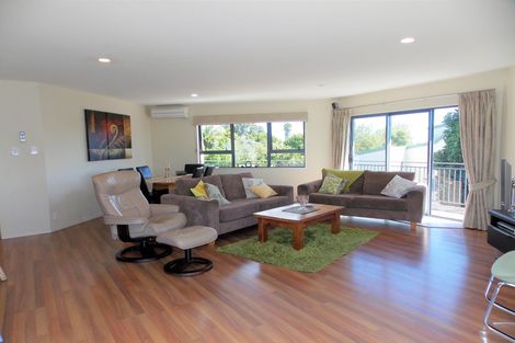 Photo of property in 21 Athenree Road, Athenree, Katikati, 3177