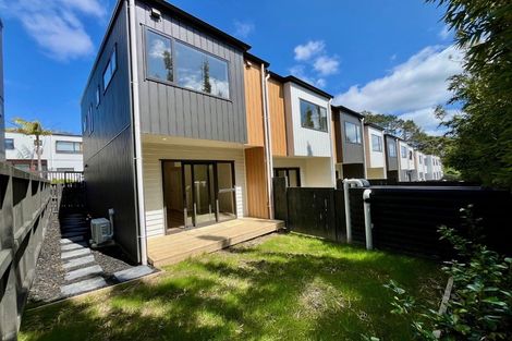 Photo of property in 25 Don Oliver Lane, Glen Eden, 0602