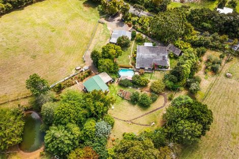 Photo of property in 100 Bethells Road, Waitakere, Henderson, 0781