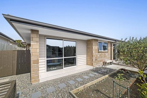 Photo of property in 2 Wentworth Lane, Waiwhakaiho, New Plymouth, 4312