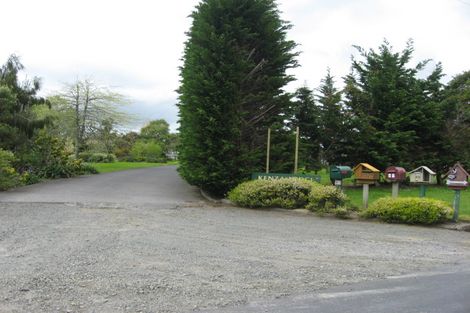 Photo of property in 67 Motu Road, Kumeu, 0891