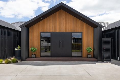 Photo of property in 8a Aderman Place, Hurworth, New Plymouth, 4310