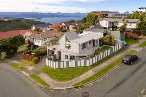 Photo of property in 9 Nalanda Crescent, Broadmeadows, Wellington, 6035