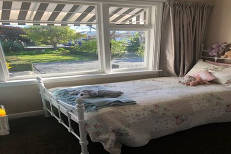 Photo of property in 19 Middlepark Road, Sockburn, Christchurch, 8042