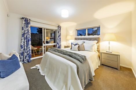 Photo of property in 21 Crescent Hills Court, Northpark, Auckland, 2013