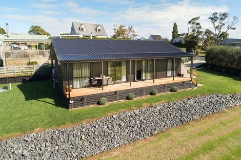 Photo of property in 2630 Awhitu Road, Awhitu, Waiuku, 2684