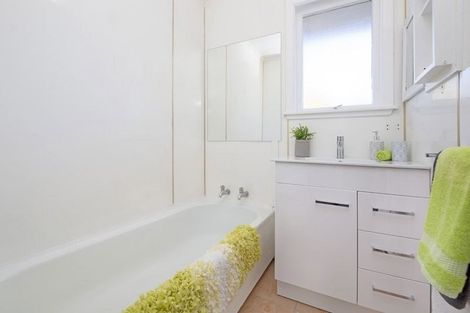 Photo of property in 43 Aurea Avenue, Pakuranga, Auckland, 2010