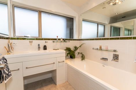 Photo of property in 178 Sandwich Road, St Andrews, Hamilton, 3200