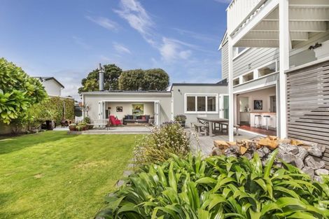 Photo of property in 45 Burnham Street, Seatoun, Wellington, 6022