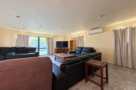 Photo of property in 3a Turon Crescent, Totara Park, Upper Hutt, 5018