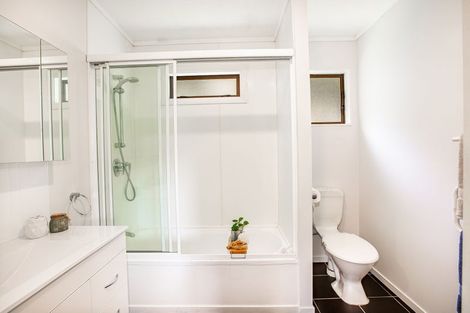 Photo of property in 25 Postgate Drive, Whitby, Porirua, 5024