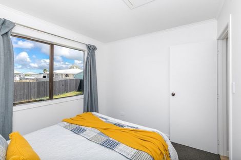 Photo of property in 11 Pringle Place, Nawton, Hamilton, 3200