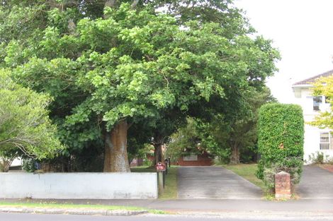 Photo of property in 135 Birkenhead Avenue, Birkenhead, Auckland, 0626