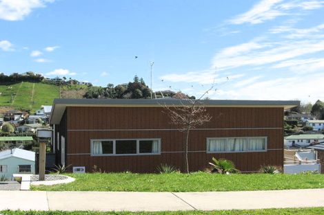 Photo of property in 17 Talbot Place, Welcome Bay, Tauranga, 3112