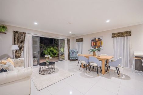 Photo of property in 6 Fairhill Place, Flat Bush, Auckland, 2016