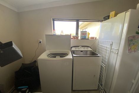 Photo of property in 10 Cedar Heights Avenue, Massey, Auckland, 0614