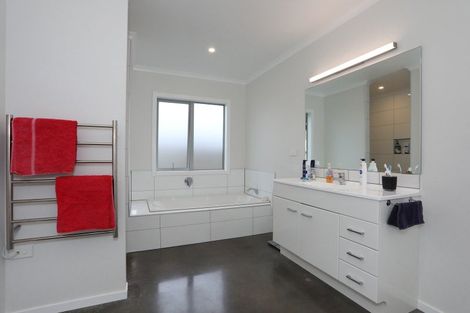 Photo of property in 25 Poplar Grove, Feilding, 4702