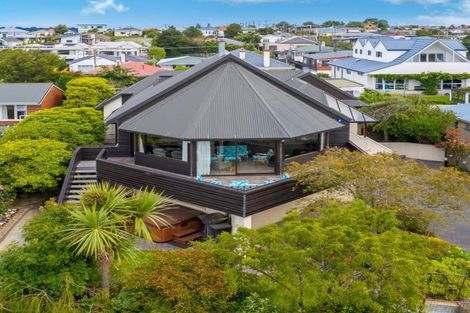 Photo of property in 2 Crewe Street, Maryhill, Dunedin, 9011