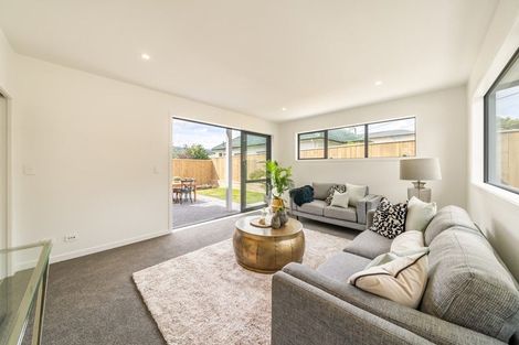 Photo of property in 47a Heretaunga Square, Silverstream, Upper Hutt, 5019